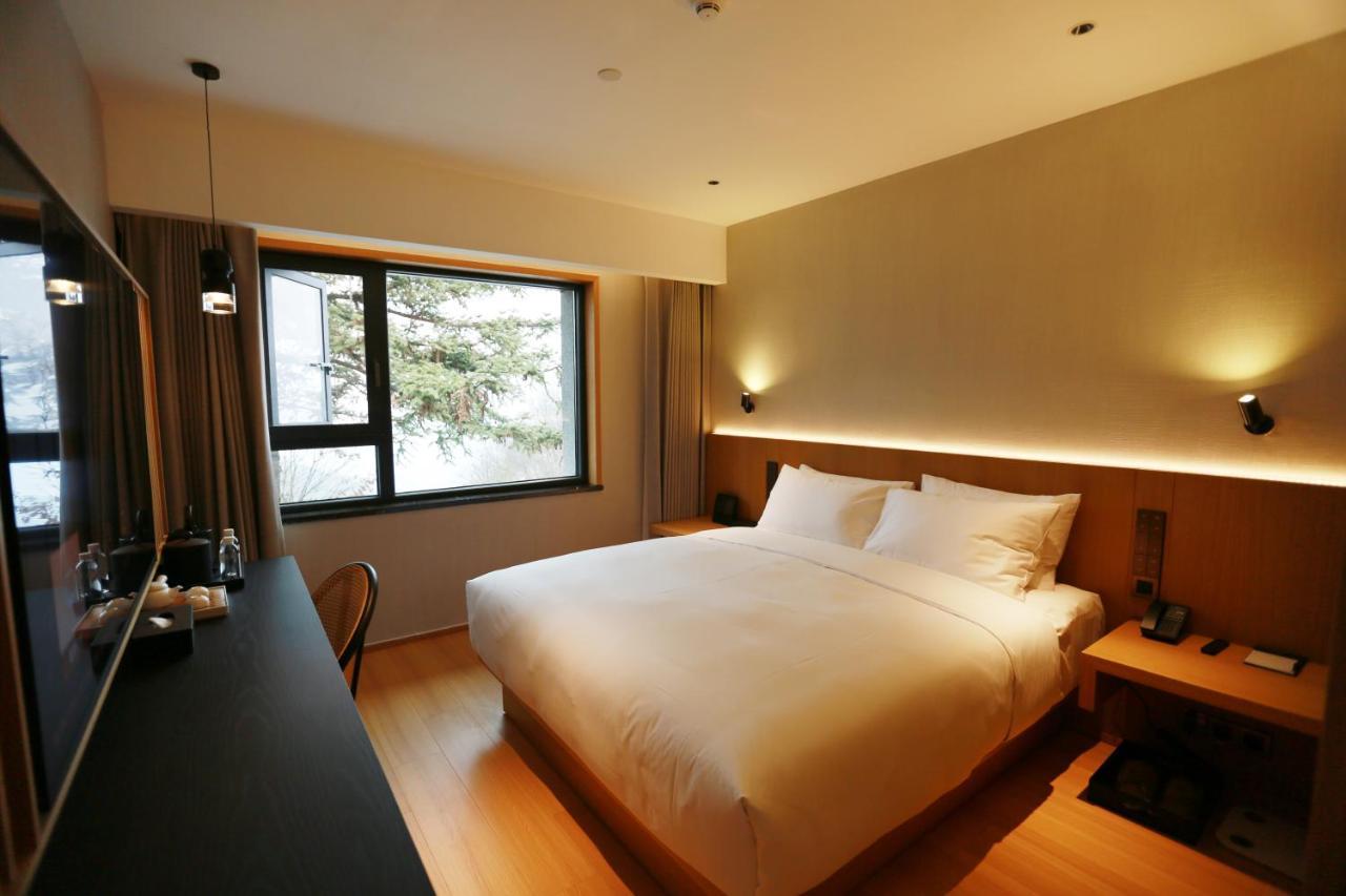 Hotel Wudang Mountain The Yew House Wudangshan Exterior foto